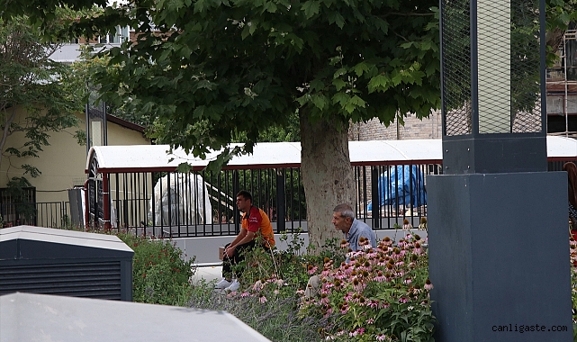 Kayseri, Niğde ve Kırıkkale’de sıcak hava bunalttı! Kayseri, Niğde ve Kırıkkale’de sıcak hava bunalttı!