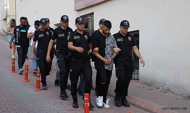Kayseri Talas ve Sahabiye’de uyuşturucu operasyonu: 9 gözaltı Kayseri Talas ve Sahabiye’de uyuşturucu operasyonu: 9 gözaltı