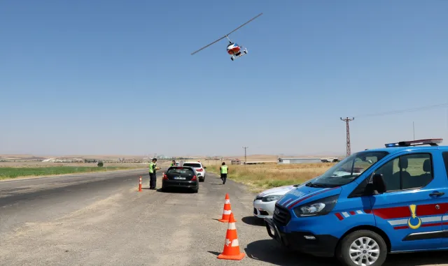 Kırşehir’de "cayrokopter" ile trafik denetimi yapıldı Kırşehir’de "cayrokopter" ile trafik denetimi yapıldı