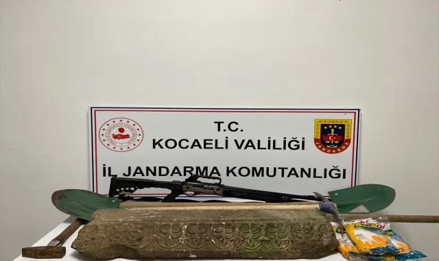 Kocaeli’de Roma dönemine ait lahit parçası ele geçirildi Kocaeli’de Roma dönemine ait lahit parçası ele geçirildi