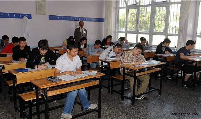 Liselerde sınıf tekrarı ve devamsızlık affına ilişkin açıklama Liselerde sınıf tekrarı ve devamsızlık affına ilişkin açıklama