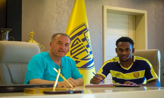 MKE Ankaragücü, Renaldo Cephas’ı transfer etti MKE Ankaragücü, Renaldo Cephas’ı transfer etti