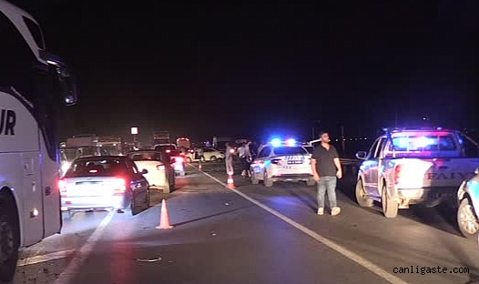 Muş’ta 6 aracın karıştığı kaza: 3 ölü, 8 yaralı Muş’ta 6 aracın karıştığı kaza: 3 ölü, 8 yaralı