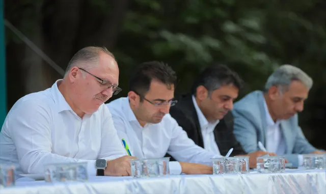 Sivas Belediye Başkanı Bilgin, mahalle buluşmasında sorunları dinledi Sivas Belediye Başkanı Bilgin, mahalle buluşmasında sorunları dinledi