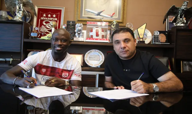 Sivasspor, Gambiyalı sol kanat oyuncusu Modou Barrow’u transfer etti Sivasspor, Gambiyalı sol kanat oyuncusu Modou Barrow’u transfer etti