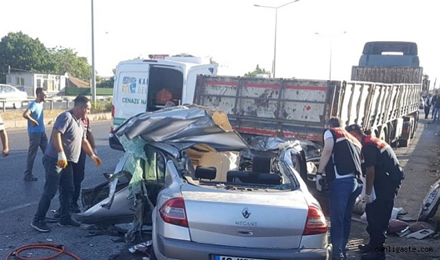 TIR’a çarpan otomobildeki 4 kişi yaşamını yitirdi TIR’a çarpan otomobildeki 4 kişi yaşamını yitirdi