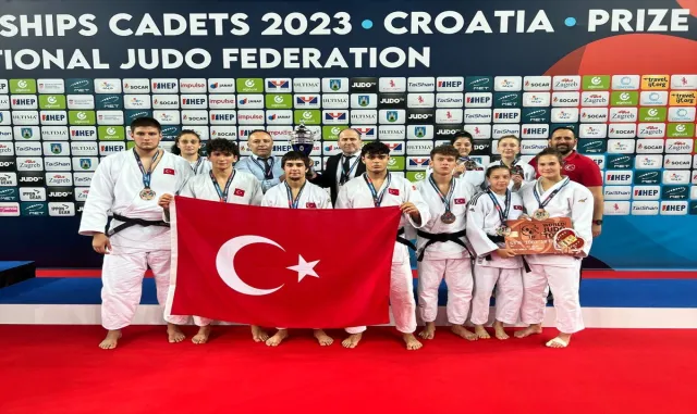 Ümit Milli Judo Karma Takımı, Dünya Şampiyonası’nda bronz madalya kazandı Ümit Milli Judo Karma Takımı, Dünya Şampiyonası’nda bronz madalya kazandı