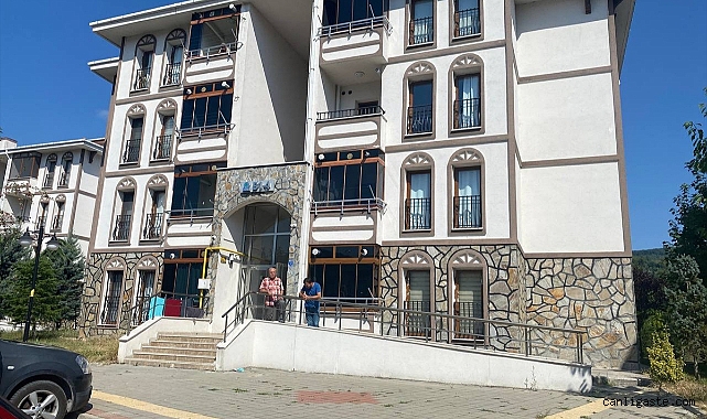 Zonguldak’ta baltalı dehşet! Annesini ve anneannesini... Zonguldak’ta baltalı dehşet! Annesini ve anneannesini...