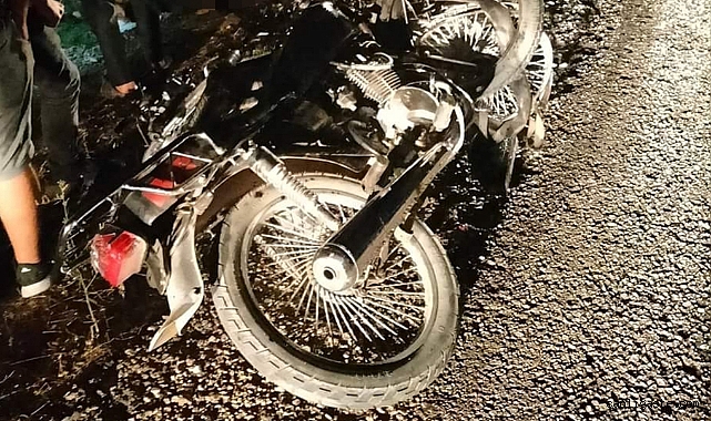 İki motosikletin çarpıştığı kazada 3 kişi ağır yaralandı İki motosikletin çarpıştığı kazada 3 kişi ağır yaralandı