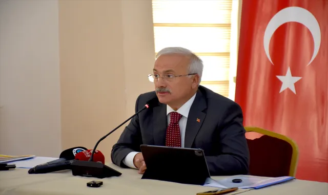 Aksaray Valisi Kumbuzoğlu, kentteki gazetecilerle buluştu Aksaray Valisi Kumbuzoğlu, kentteki gazetecilerle buluştu