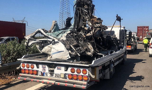 TIR’ın önce diğer TIR’a ardından otobüse çarptığı feci kaza: 2 ölü, 4 yaralı TIR’ın önce diğer TIR’a ardından otobüse çarptığı feci kaza: 2 ölü, 4 yaralı