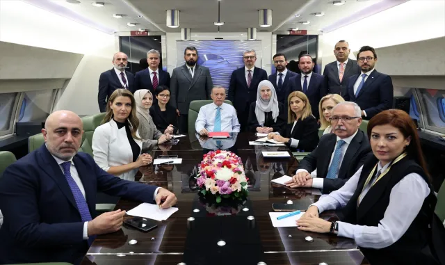 Cumhurbaşkanı Erdoğan, Rusya ziyareti dönüşü uçakta soruları yanıtladı: (1) Cumhurbaşkanı Erdoğan, Rusya ziyareti dönüşü uçakta soruları yanıtladı: (1)