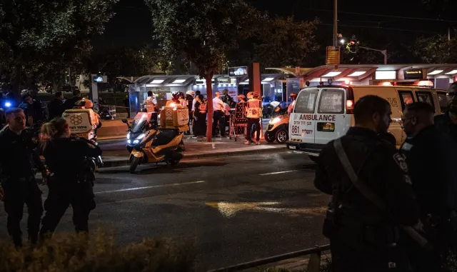 Doğu Kudüs’te "bıçaklı saldırı girişimi" iddiasıyla bir Filistinli vuruldu Doğu Kudüs’te "bıçaklı saldırı girişimi" iddiasıyla bir Filistinli vuruldu