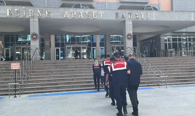 Yakalanan 8 FETÖ şüphelisi tutuklandı Yakalanan 8 FETÖ şüphelisi tutuklandı