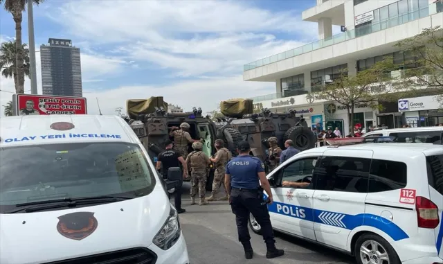 GÜNCELLEME 2 - İzmir’de lokantada çıkan silahlı kavgada 1 kişi öldü, 5 kişi yaralandı GÜNCELLEME 2 - İzmir’de lokantada çıkan silahlı kavgada 1 kişi öldü, 5 kişi yaralandı