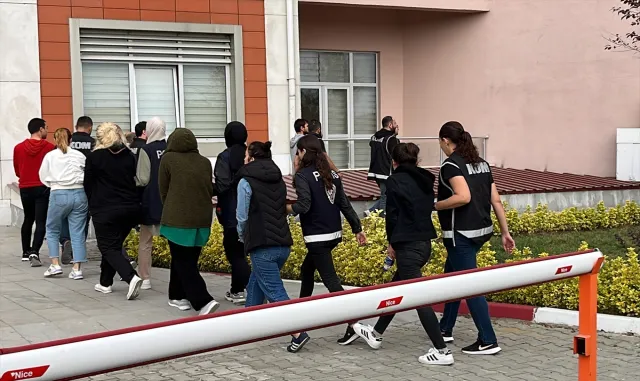 GÜNCELLEME - Bartın’da sahte evrak ve dolandırıcılık operasyonunda 5 kişi tutuklandı