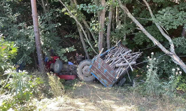GÜNCELLEME - Bolu’da dereye devrilen traktörün sürücüsü öldü GÜNCELLEME - Bolu’da dereye devrilen traktörün sürücüsü öldü