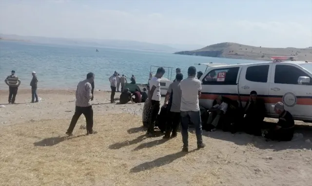 GÜNCELLEME - Tunceli’de baraj gölünde kaybolan kişinin cesedi bulundu GÜNCELLEME - Tunceli’de baraj gölünde kaybolan kişinin cesedi bulundu