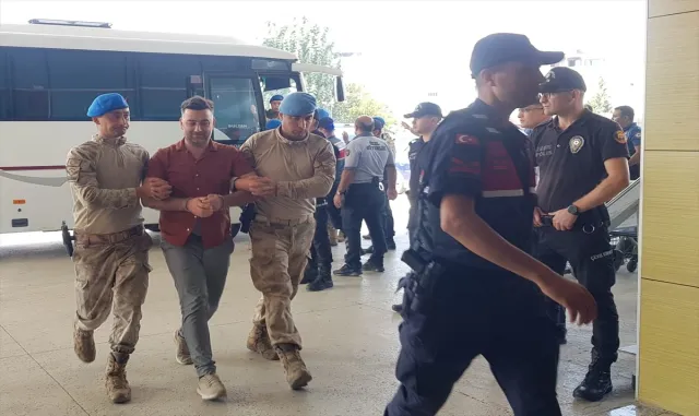 "İnegöl Terkinler Çetesi" operasyonunda yakalanan 35 şüpheliden 16’sı tutuklandı "İnegöl Terkinler Çetesi" operasyonunda yakalanan 35 şüpheliden 16’sı tutuklandı