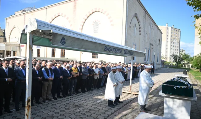 İstanbul’da selde vefat eden Yıldız Yurtseven için cenaze töreni yapıldı İstanbul’da selde vefat eden Yıldız Yurtseven için cenaze töreni yapıldı