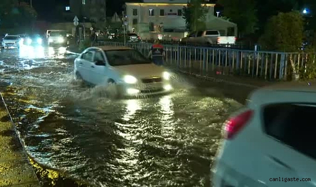 İstanbul Valiliğinden sağanak yağışa ilişkin açıklama İstanbul Valiliğinden sağanak yağışa ilişkin açıklama