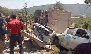 Kahramanmaraş’ta feci kaza: Freni boşalan kamyon vatandaşların arasına daldı Kahramanmaraş’ta feci kaza: Freni boşalan kamyon vatandaşların arasına daldı