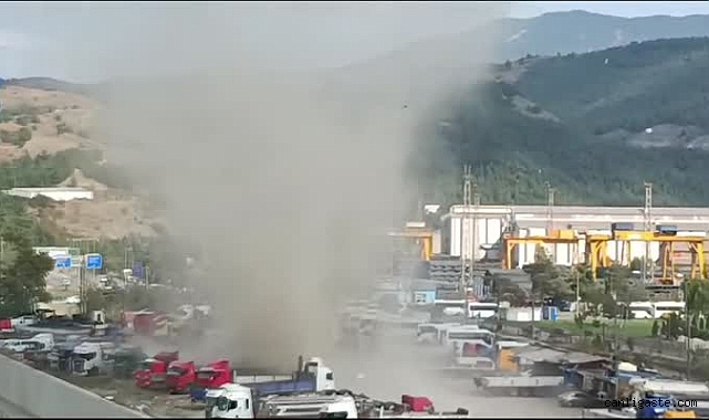 Karabük’te hortum cep telefonuyla görüntülendi Karabük’te hortum cep telefonuyla görüntülendi