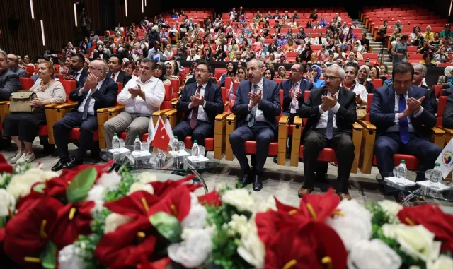 Kayseri’de ’E Ticarette Kazanan Kadınlar’ eğitimi başladı! Kayseri’de ’E Ticarette Kazanan Kadınlar’ eğitimi başladı!