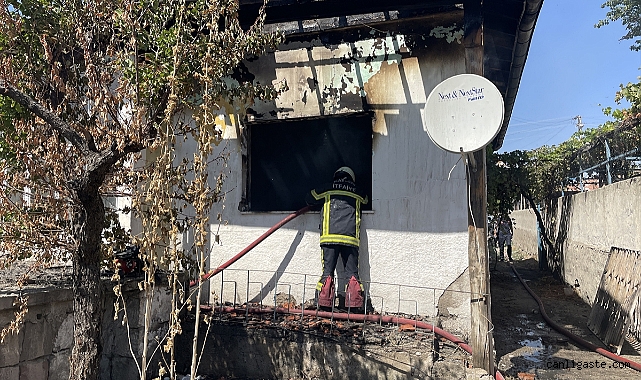 Kayseri’de ev sahibiyle tartışan kiracı evi ateşe verdi! Kayseri’de ev sahibiyle tartışan kiracı evi ateşe verdi!