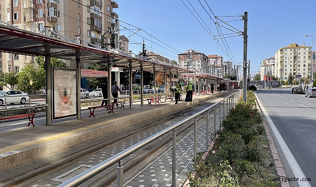 Kayseri’de tramvayın çarptığı genç hayatını kaybetti Kayseri’de tramvayın çarptığı genç hayatını kaybetti