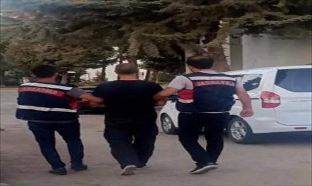 Kilis’te operasyonda yakalanan FETÖ hükümlüsü cezaevine konuldu Kilis’te operasyonda yakalanan FETÖ hükümlüsü cezaevine konuldu