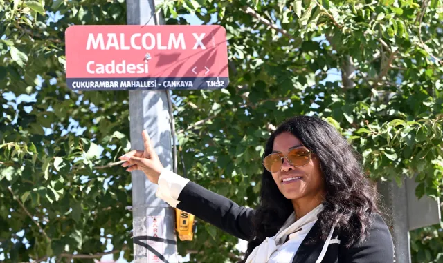 Malcolm X’in kızı Şahbaz: "Irkçılığın bitmesini istiyorsak tarihin gerçek hikayelerini anlatmalıyız" Malcolm X’in kızı Şahbaz: "Irkçılığın bitmesini istiyorsak tarihin gerçek hikayelerini anlatmalıyız"