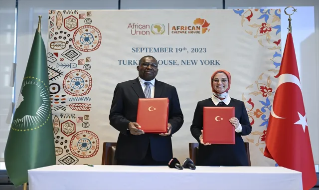 New York’ta, Afrika Kültür Evi Derneği ile Afrika Birliği arasında mutabakat zaptı imzalandı New York’ta, Afrika Kültür Evi Derneği ile Afrika Birliği arasında mutabakat zaptı imzalandı