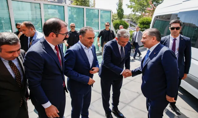Sağlık Bakanı Koca, Mardin’de basın mensuplarının sorularını yanıtladı: Sağlık Bakanı Koca, Mardin’de basın mensuplarının sorularını yanıtladı: