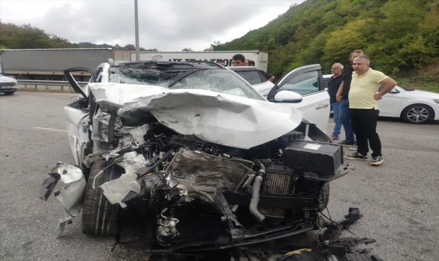 Samsun’da akaryakıt tankerine çarpan otomobildeki 1 kişi öldü, 1 kişi yaralandı Samsun’da akaryakıt tankerine çarpan otomobildeki 1 kişi öldü, 1 kişi yaralandı