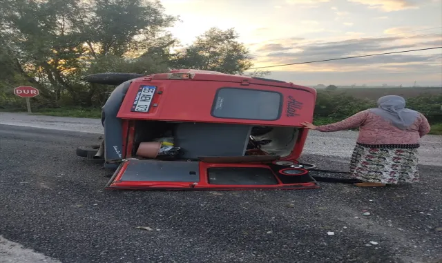 Samsun’da lastiği patlayan minibüs devrildi, 15 kişi yaralandı Samsun’da lastiği patlayan minibüs devrildi, 15 kişi yaralandı