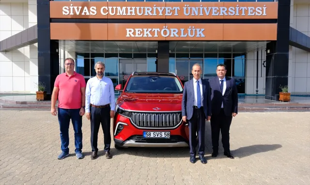 Sivas Cumhuriyet Üniversitesi’nde öğrencilere Togg ile eğitim verildi Sivas Cumhuriyet Üniversitesi’nde öğrencilere Togg ile eğitim verildi