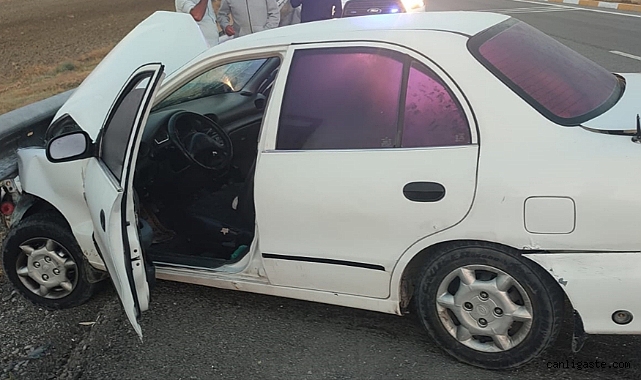 Sivas Kayseri yolunda otomobil bariyerlere çarptı: 5 yaralı Sivas Kayseri yolunda otomobil bariyerlere çarptı: 5 yaralı