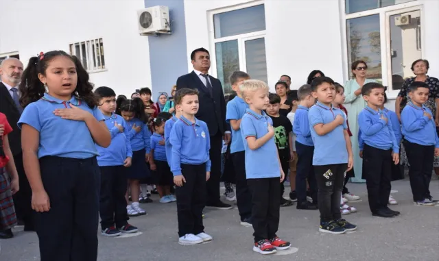 Türkmenistan’da "Eğitim ve Öğrenci Gençlik Günü" kutlandı Türkmenistan’da "Eğitim ve Öğrenci Gençlik Günü" kutlandı