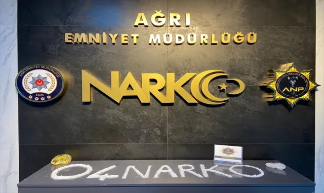 Ağrı’da uyuşturucu operasyonunda yakalanan 9 şüpheli tutuklandı Ağrı’da uyuşturucu operasyonunda yakalanan 9 şüpheli tutuklandı