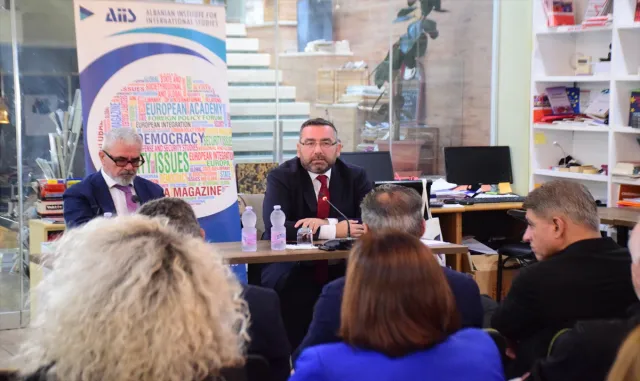 Arnavutluk’ta "Türkiye-Arnavutluk Stratejik Ortaklığı" paneli düzenlendi Arnavutluk’ta "Türkiye-Arnavutluk Stratejik Ortaklığı" paneli düzenlendi