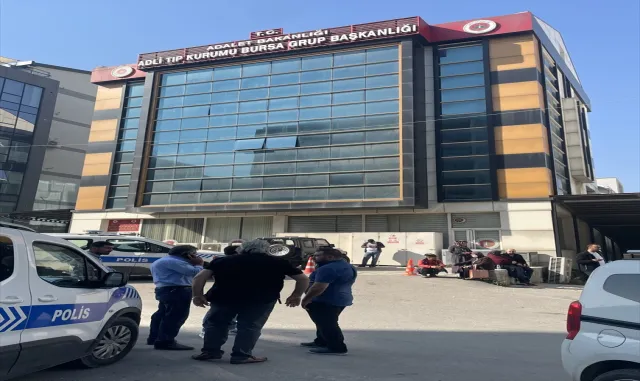 Bursa’da 3 kişinin öldüğü kazada yaralanan sürücü tedavisinin ardından tutuklandı Bursa’da 3 kişinin öldüğü kazada yaralanan sürücü tedavisinin ardından tutuklandı
