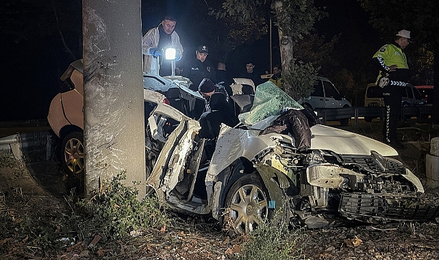Doğum günü eğlencesi dönüşü kaza: 3 genç yaşamını yitirdi Doğum günü eğlencesi dönüşü kaza: 3 genç yaşamını yitirdi