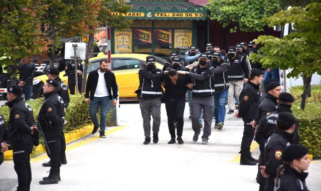 Eskişehir’de "Kafes" operasyonu soruşturmasında 18 kişi tutuklandı Eskişehir’de "Kafes" operasyonu soruşturmasında 18 kişi tutuklandı