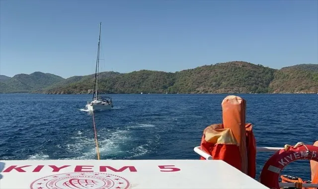 Fethiye açıklarında arıza nedeniyle sürüklenen tekne kurtarıldı Fethiye açıklarında arıza nedeniyle sürüklenen tekne kurtarıldı