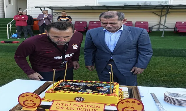Galatasaray’da Okan Buruk’un sözleşmesi uzatıldı Galatasaray’da Okan Buruk’un sözleşmesi uzatıldı
