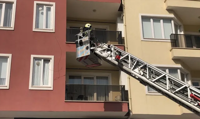 GÜNCELLEME - Bursa’da 10 katlı apartmanda çıkan yangın söndürüldü GÜNCELLEME - Bursa’da 10 katlı apartmanda çıkan yangın söndürüldü