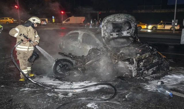 GÜNCELLEME - Gaziosmanpaşa’da taksiyle çarpışan motosikletteki 2 kişi hayatını kaybetti GÜNCELLEME - Gaziosmanpaşa’da taksiyle çarpışan motosikletteki 2 kişi hayatını kaybetti