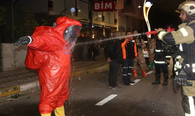 GÜNCELLEME - Kocaeli bir dükkanda meydana gelen patlama hasara neden oldu GÜNCELLEME - Kocaeli bir dükkanda meydana gelen patlama hasara neden oldu