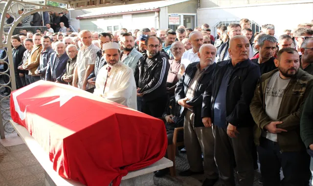 GÜNCELLEME - Kütahya’da maden ocağındaki göçükte yaralanan işçi hastanede öldü GÜNCELLEME - Kütahya’da maden ocağındaki göçükte yaralanan işçi hastanede öldü